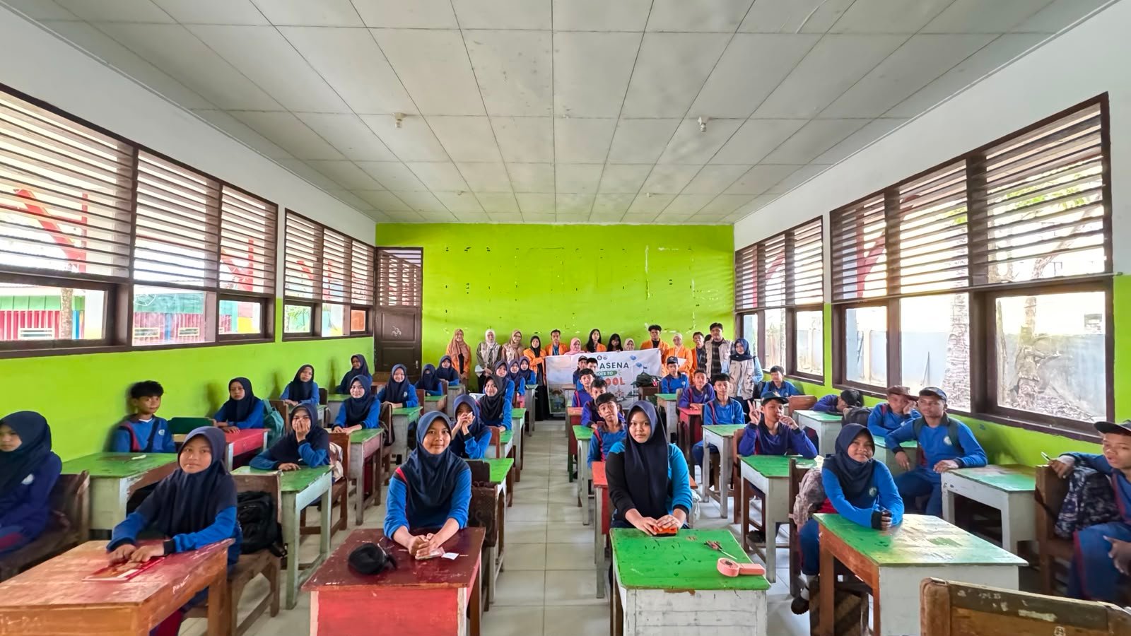 Goes to School SMP Negeri 14 Kendari — Foto 1