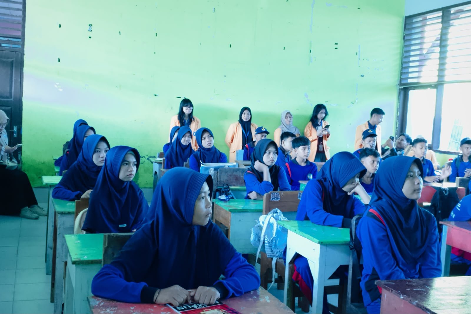 Goes to School SMP Negeri 14 Kendari — Foto 3